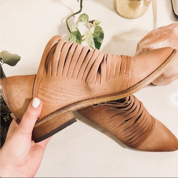 FP FREE PEOPLE Brown Tan Lost Valley Ankle Strap Booties Boots Shoes Zip 37 6.5 - Picture 1 of 9